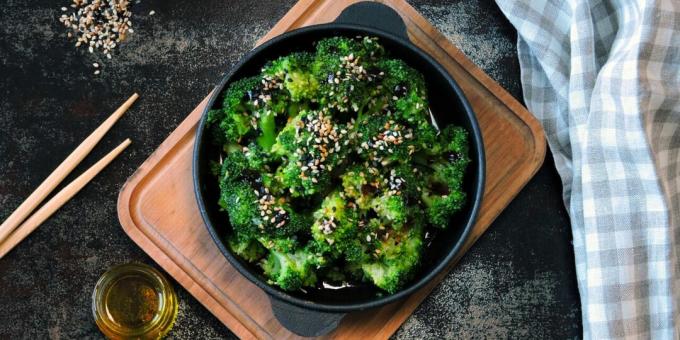 Stegt broccoli med ingefær og sojasovs