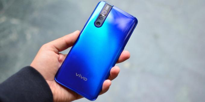 Smartphone Vivo V15 Pro: gradient tilbage dække design
