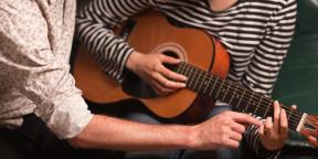 Hvordan man lærer at spille guitar: en detaljeret vejledning for den uafhængige