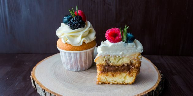 Cupcakes med ostemasse fløde