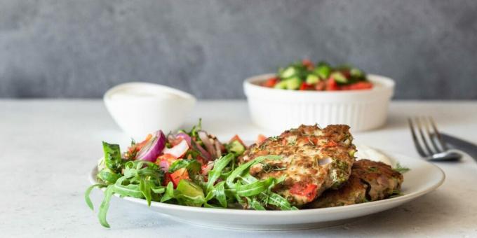 Hakkede kyllingekoteletter med broccoli