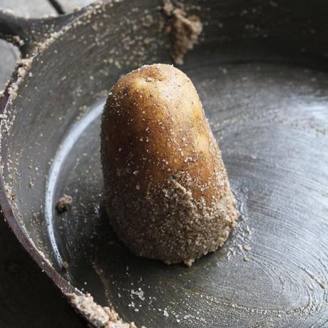 hvordan man kan slippe af rust: salt og kartofler