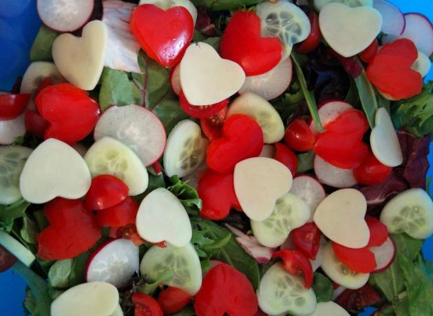 Gaver til Valentinsdag: vegetabilske salat