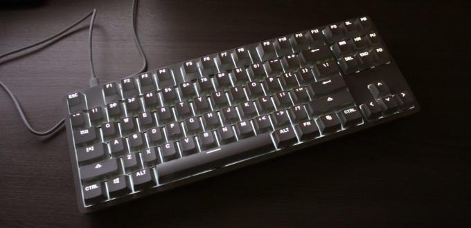 Xiaomi Mi Keyboard: bagbelyste taster og symboler