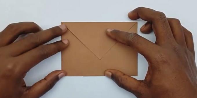 hvordan man laver en konvolut fold venstre hjørne
