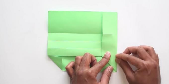 konvolut med hænderne uden lim: Fold højre side af
