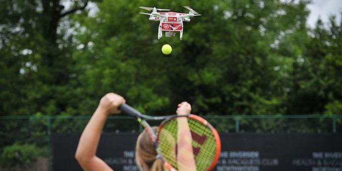 Drone hjælper tennisspillere