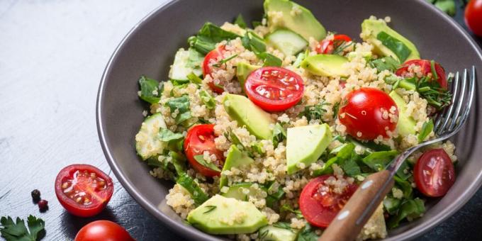 Salat med quinoa og avocado