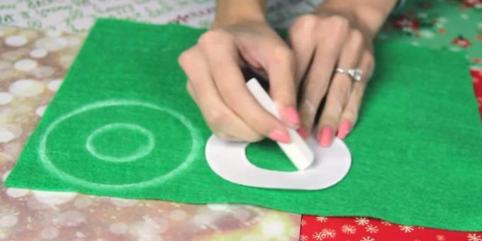 Jul legetøj med deres egne hænder: gøre et mønster og cirkel