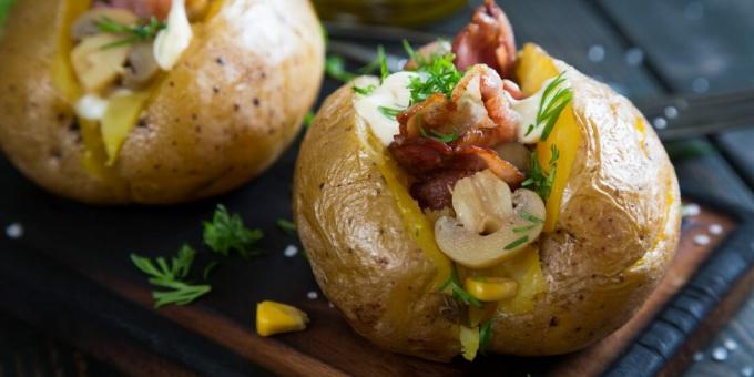 Kartoffel bagt med bacon og svampe
