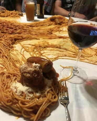 spaghetti på bordet