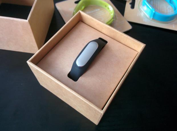 Xiaomi mi band i en kasse