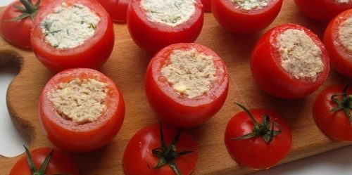Tomater proppet med torskelever