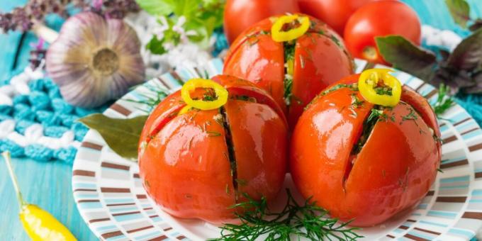Saltede tomater i en pose