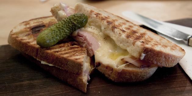 Opskrifter hurtige måltider: sandwich, fransk "parisertoast"