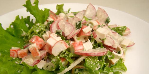 Salat af radise og crab stick