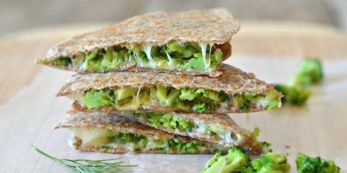 Quesadilla med broccoli, avocado og ost