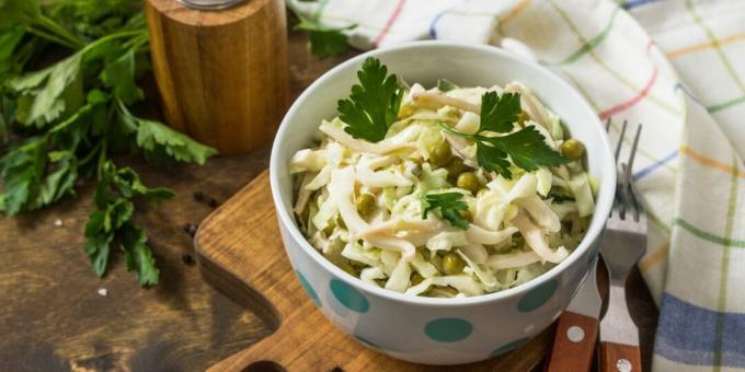 Salat med blæksprutte og kål