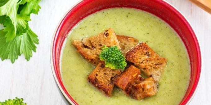 Selleri suppe med broccoli og croutoner