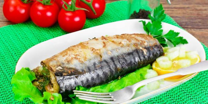 Makrel i ovnen med dild, løg og hvidløg: den bedste opskrift