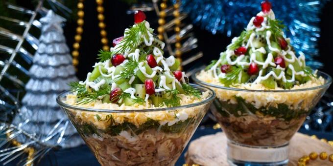Nytårs salat "Yolochka" med kylling og kiwi: opskrift