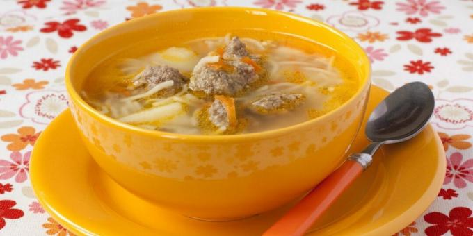 Suppe med frikadeller og vermicelli