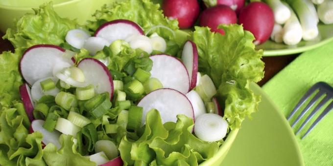 Salat med radiser og purløg
