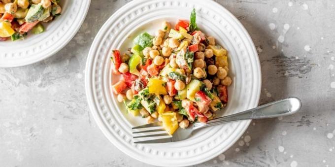 Salat med peberfrugt og kikærter: nem opskrift