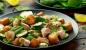 Varm salat med courgette, unge kartofler og fisk