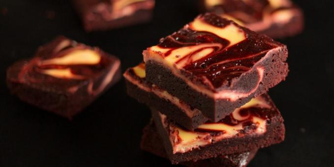Brownie med kakao og flødeost a la "Red Velvet"