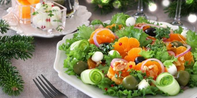 Let festlig salat med mandariner, oliven og ost