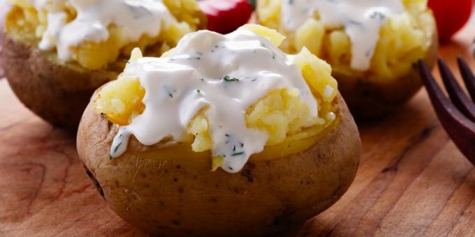 De bedste opskrifter på retter: 13 måder at bage kartofler