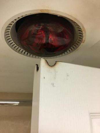 farlig lampe i badeværelset