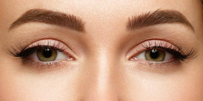 Sådan bestemmer du formen på dine øjne: Tag et kig i spejlet. Hvis toppen og bunden af ​​pupillen er skjult under øjenlågene, så har du mandelformede øjne.