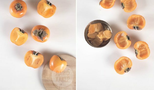 Bagt persimmon: Del frugten i to og fjern ca. en tredjedel af papirmassen fra hver