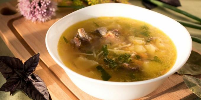 Suppe med svineribs og vermicelli