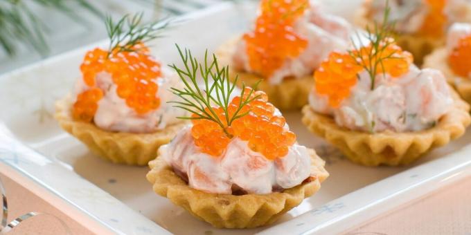 Tarteletter med rød fisk og kaviar