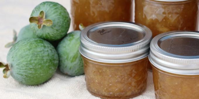 Feijoa jam skiver