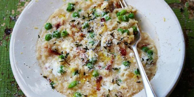 Opskrift på risotto med ærter, bacon og gedeost