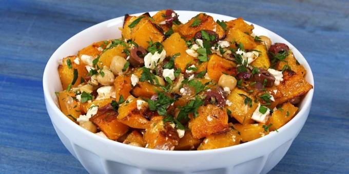 Opskrifter: Pumpkin salat med kikærter, oliven, nødder og honning dressing