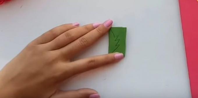 Fødselsdagskort med dine egne hænder: skåret fra grønne papir blade