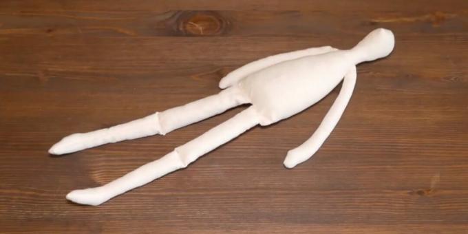 Sådan sys du en Tilda-dukke: sy hænderne