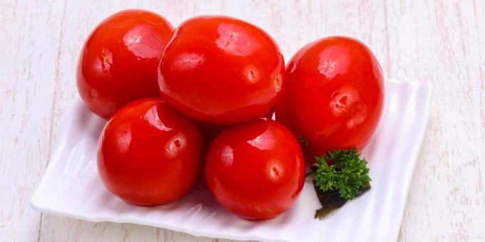 Fyldte tomater med hvidløg til vinteren