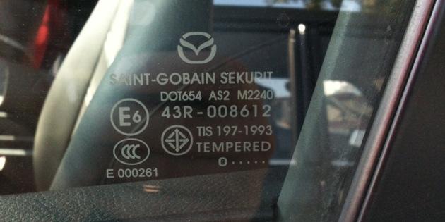 Sådan køber en brugt bil: Mærkning glas kan variere 1-2 tal eller symboler