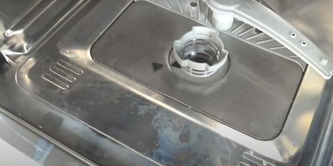 Sådan rengøres en opvaskemaskine: Find et filter