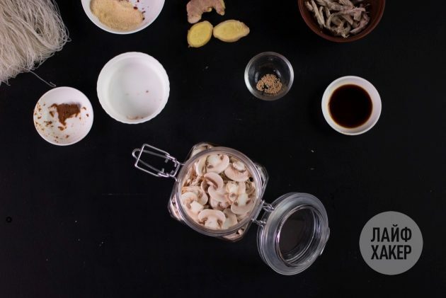 Hjemmelavet instant suppe: læg ingredienserne ud