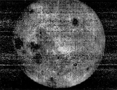 Første billede side af månen