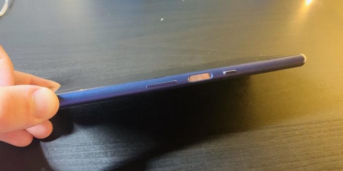 Sony Xperia 10 Plus: højre kant