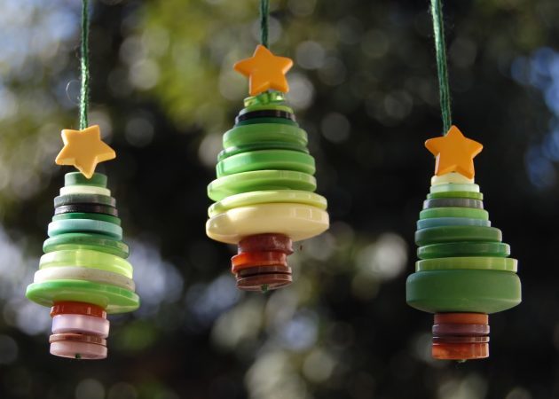 Indret et juletræ: legetøj med deres egne hænder