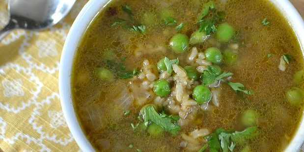 vegetabilske supper: suppe med ærter og ris